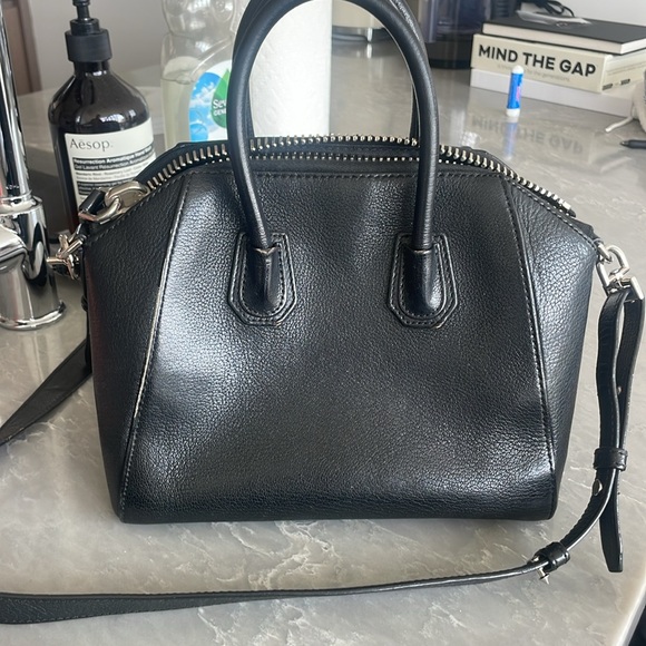 Givenchy Antigona Mini - Picture 2 of 2
